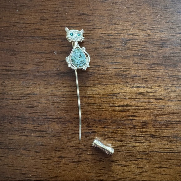 Vintage Cat Figural Stick Pin “Jelly Belly” Green Stone Belly - Picture 3 of 4